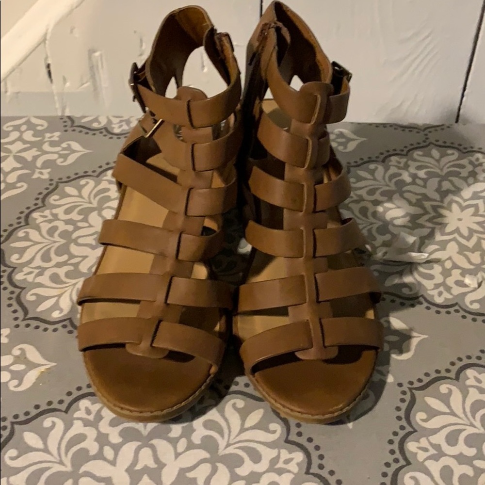 Super cute sandal heels !!!
